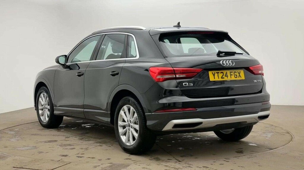 Audi Q3 1.5 Tfsi Cod 35 Sport YT24FGX Black #2