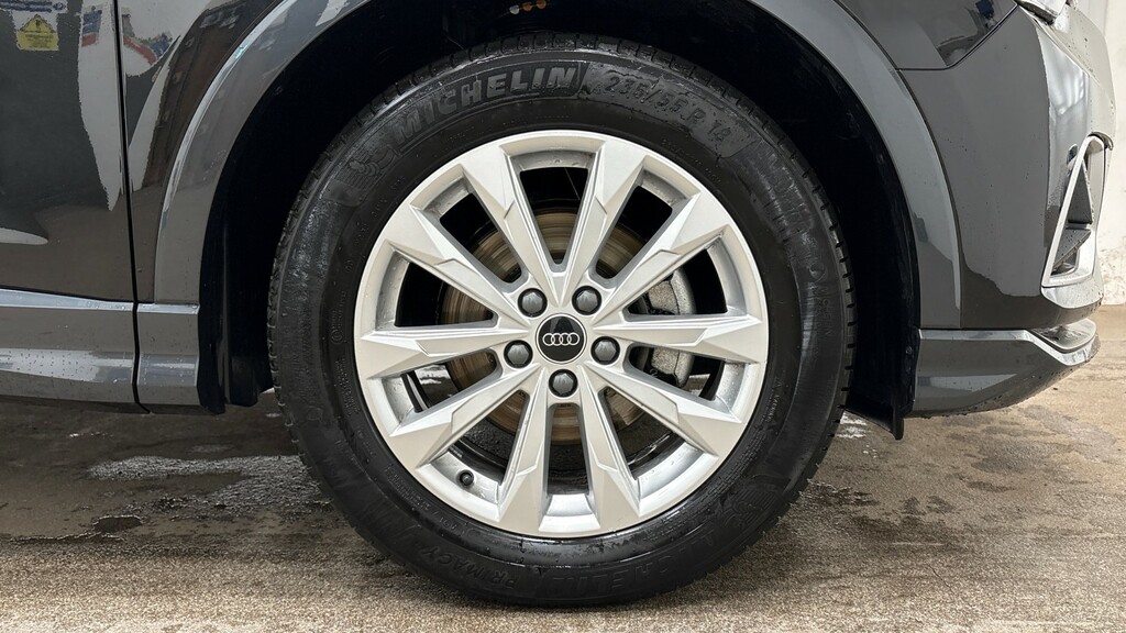 Audi Q3 1.5 Tfsi Cod 35 Sport YT24FGX Black #5