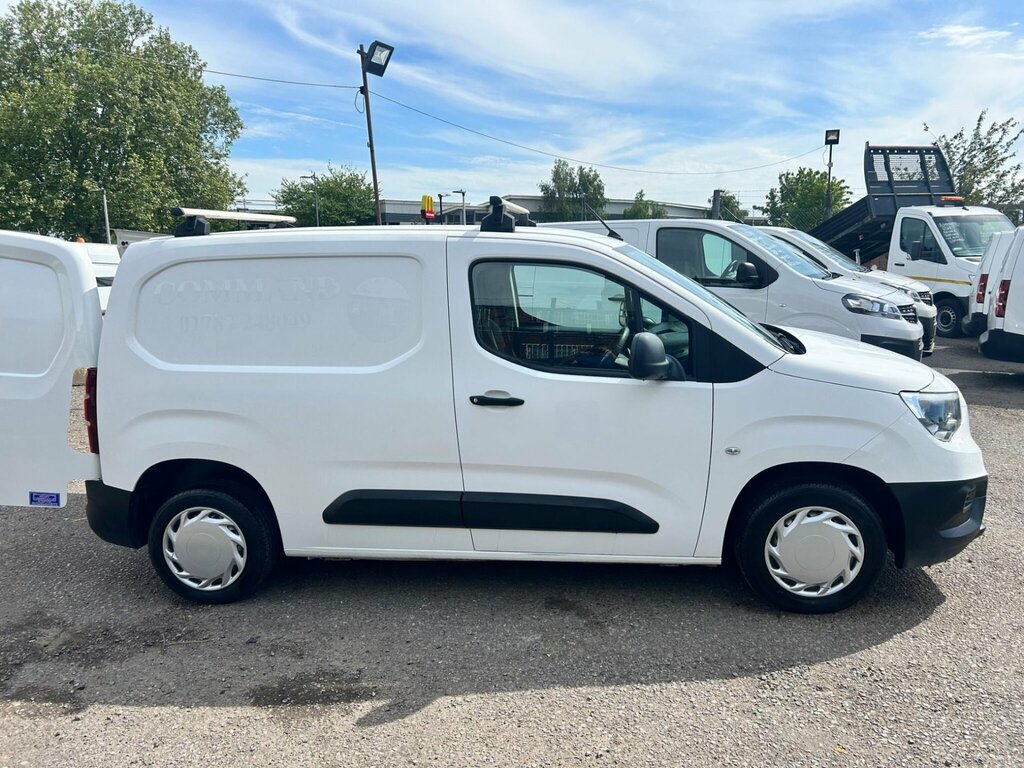 Vauxhall Combo 1.5 Turbo D 2000 Edition L1 H1 Euro 6 Ss AX69HLY White #6