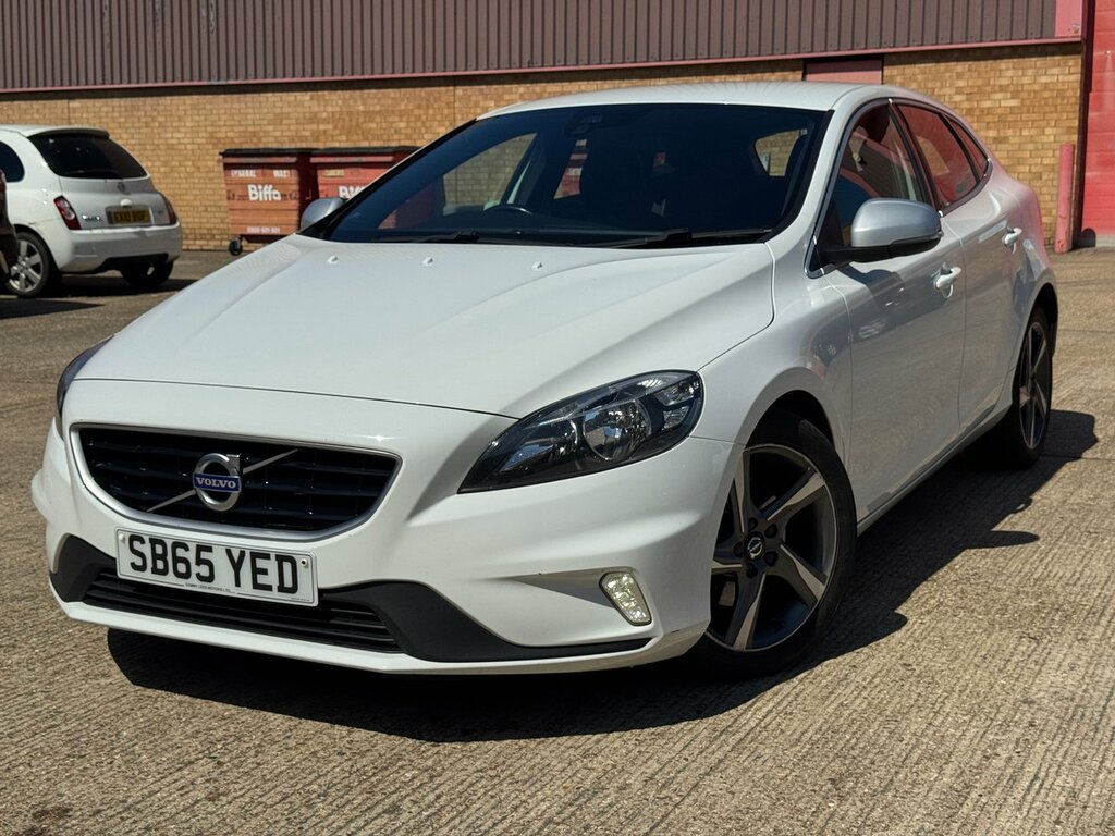 Volvo V40 Home Car Detail SB65YED White #2