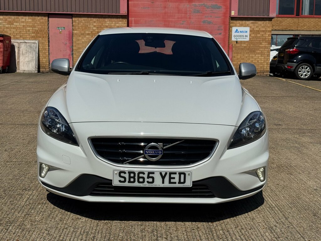 Volvo V40 Home Car Detail SB65YED White #4