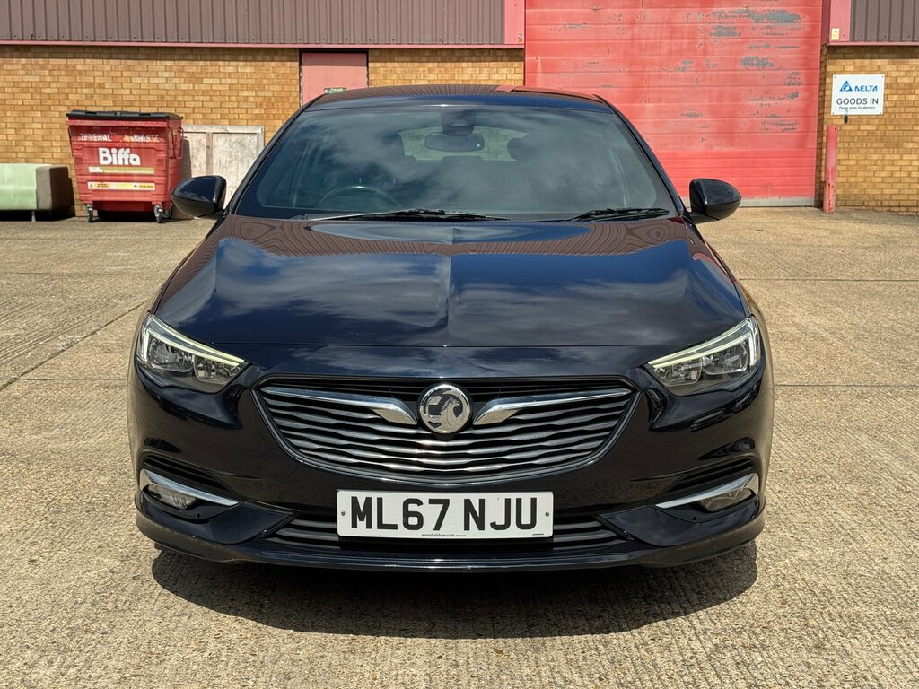 Vauxhall Insignia Home Car Detail ML67NJU #4