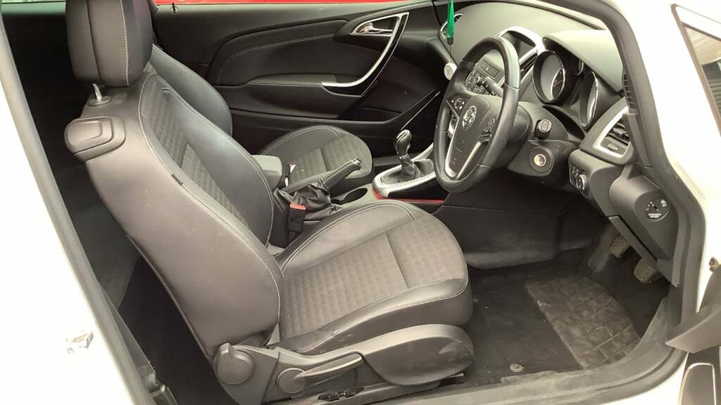 Vauxhall Astra GTC Gtc 1.4 Sri White #8