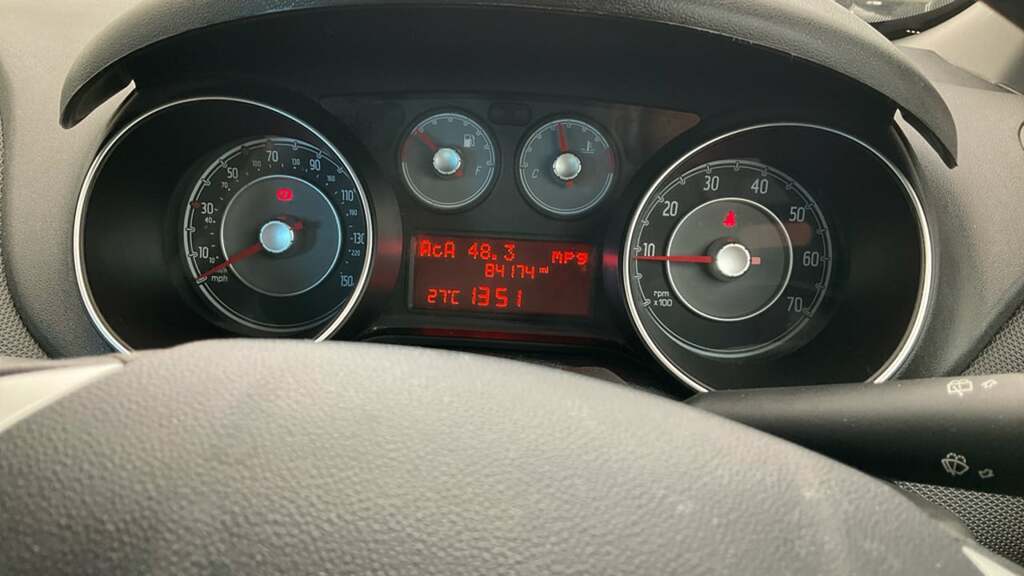 Fiat Punto Pop Plus White #12