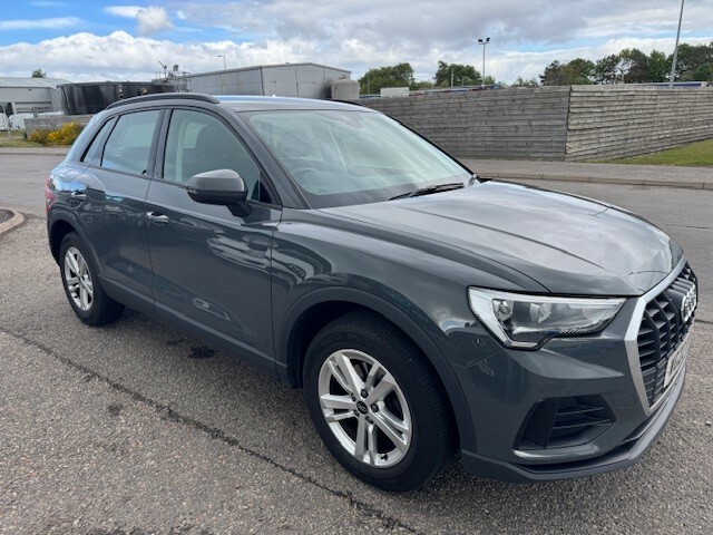 Audi Q3 Suv 1.5 Tfsi Cod 35 Technik 2022 Grey