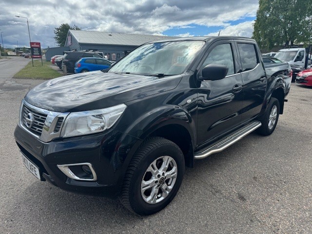 Nissan Navara Pickup 2.3 Dci Acenta 2021 Black #4