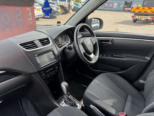 Suzuki Swift Hatchback 1.2 Sz4 2015 Red #4