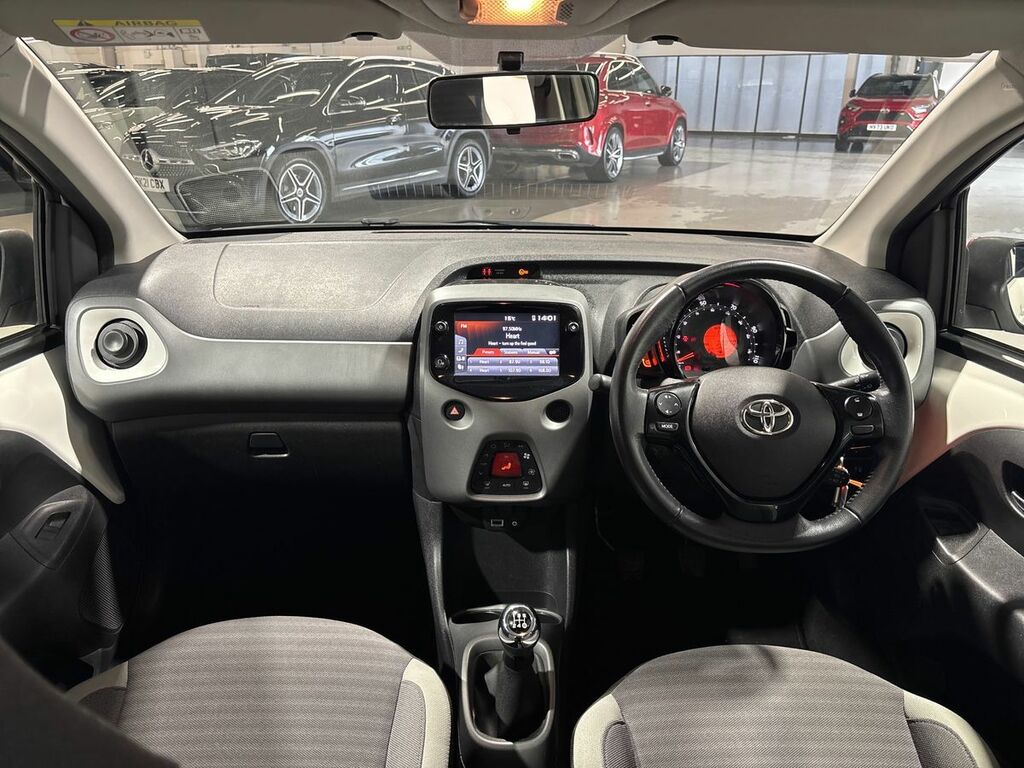 Toyota Aygo 1.0 Vvt-i X-trend HN20WHW White #3