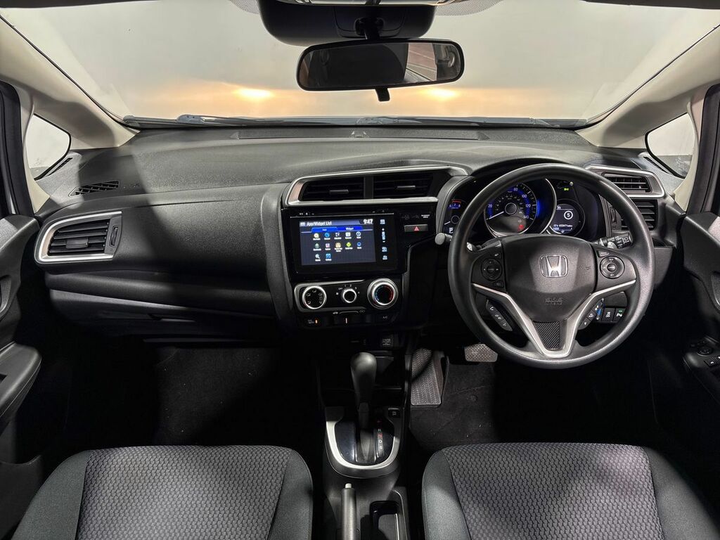 Honda Jazz 1.3 I-vtec Se Cvt FT68FMX White #3