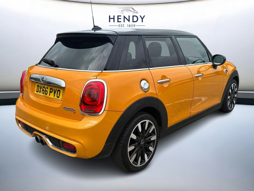 Mini Hatch 5-Door Hatch Cooper S DX66PYO Orange #4