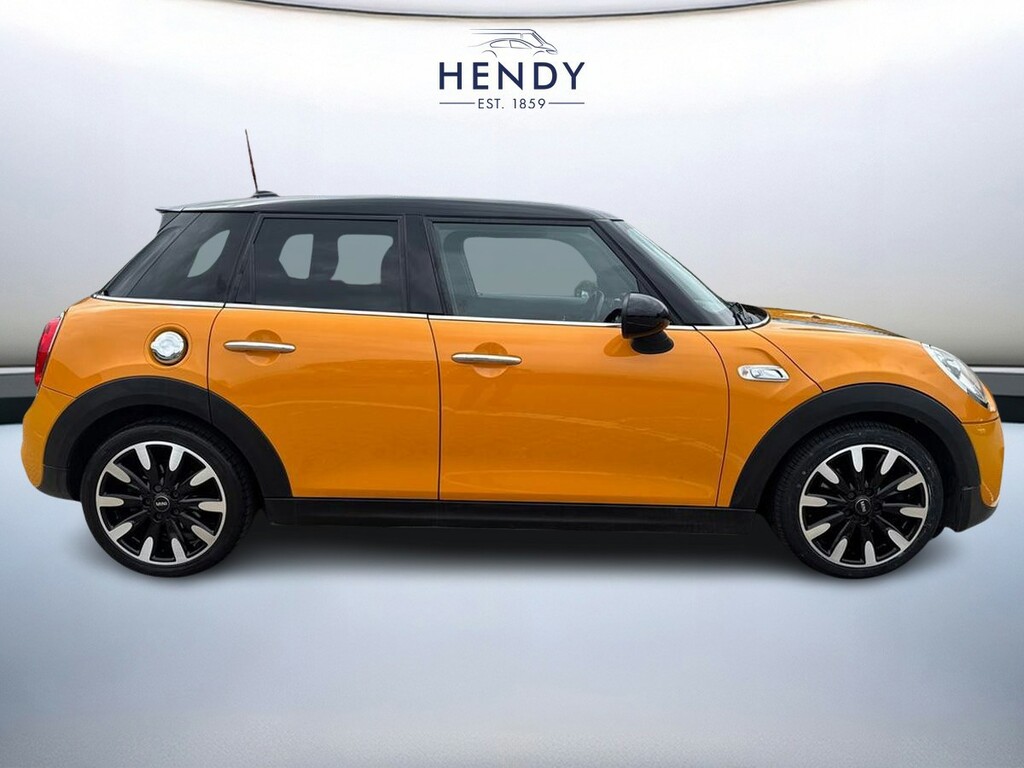 Mini Hatch 5-Door Hatch Cooper S DX66PYO Orange #2