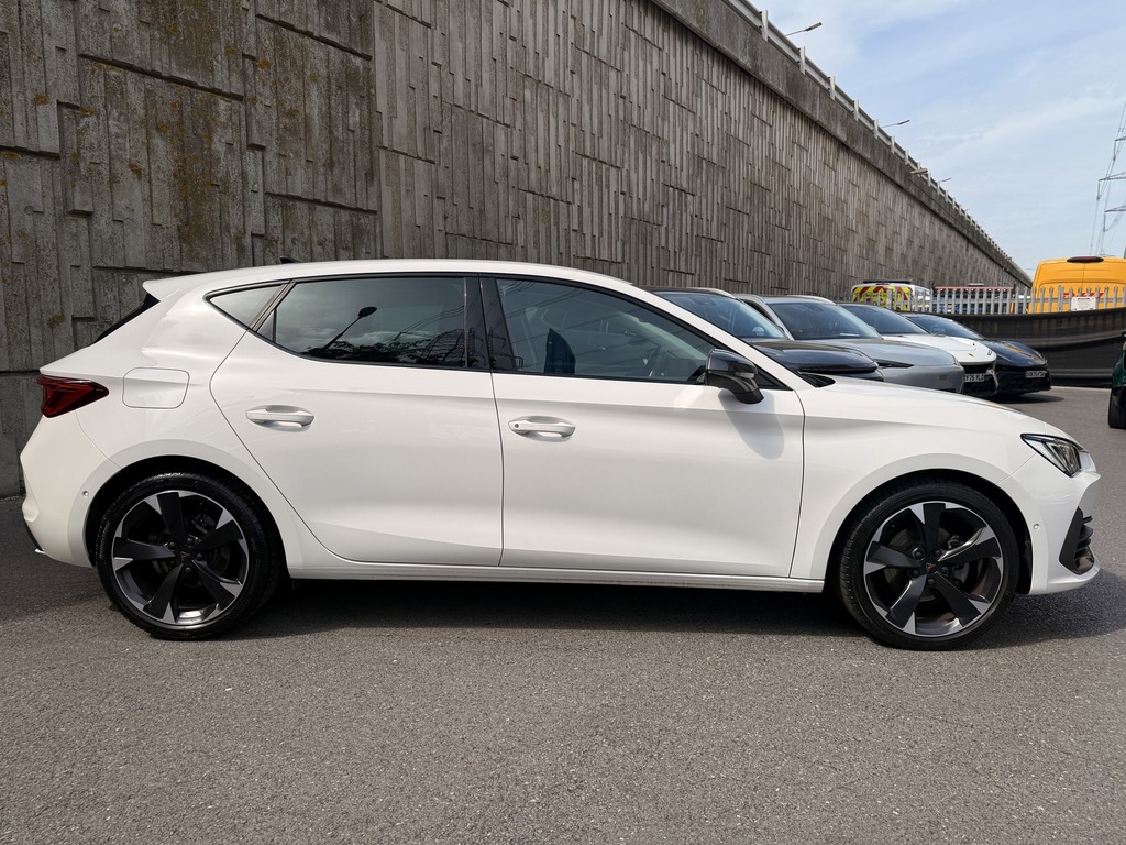 Cupra Leon 1.5 Tsi V1 DE24BLK White #3