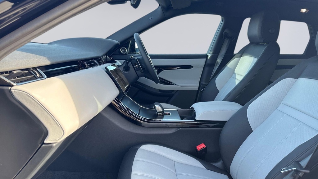 Land Rover Range Rover Evoque 2.0 D200 Edition HV75EAE Black #3