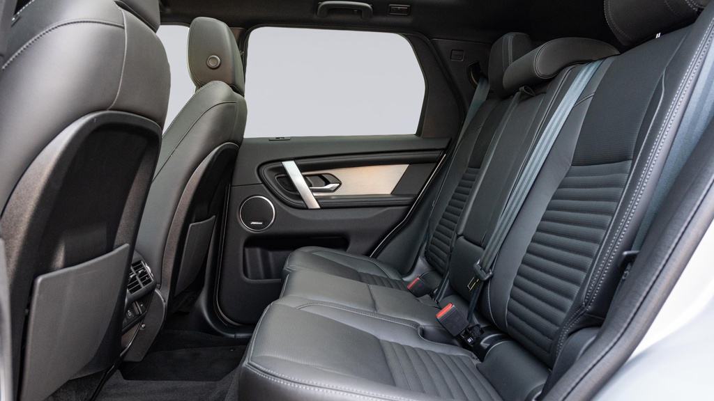 Land Rover Discovery Sport 2.0 D200 Dynamic Hse 7 Seat KJ24HSX Silver #3