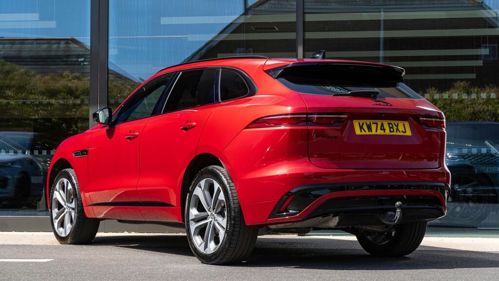 Jaguar F-Pace 2.0 D200 R-dynamic Hse Black 90Th Anniv Red