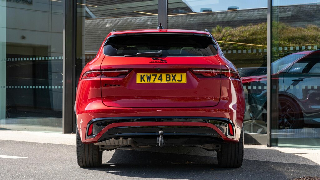 Jaguar F-Pace 2.0 D200 R-dynamic Hse Black 90Th Anniv Red #5