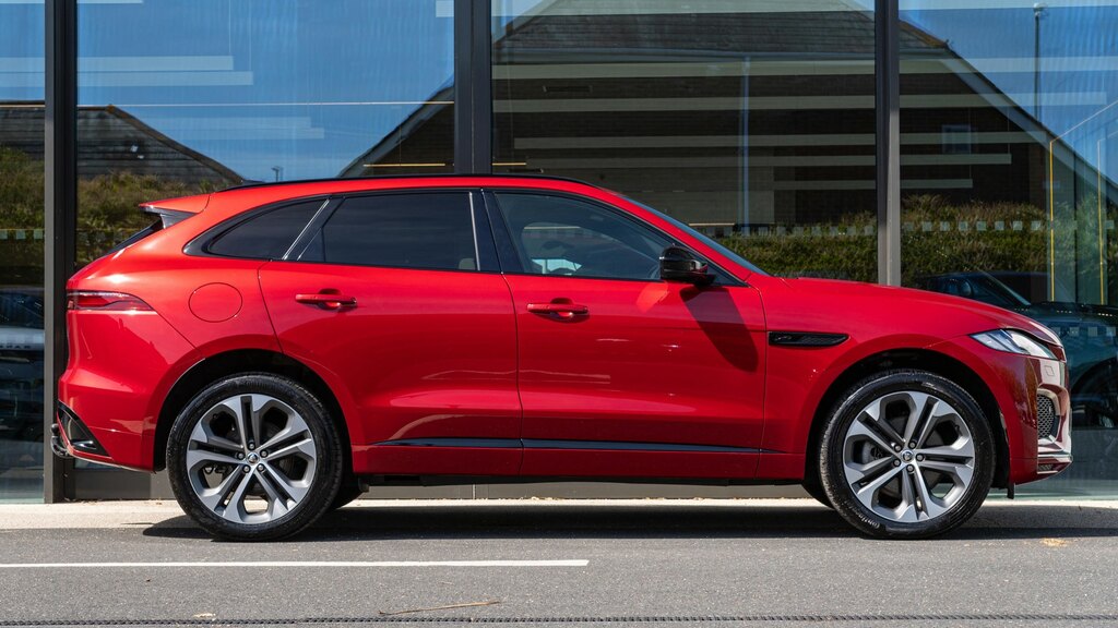 Jaguar F-Pace 2.0 D200 R-dynamic Hse Black 90Th Anniv Red #4