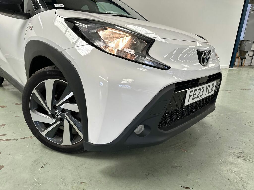 Toyota Aygo X 1.0 Vvt-i Edge FE23YLB White #3
