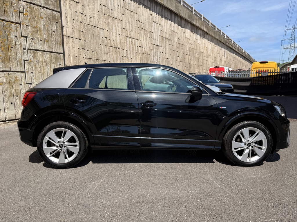 Audi Q2 35 Tfsi S Line S Tronic HJ23OPZ Black #3