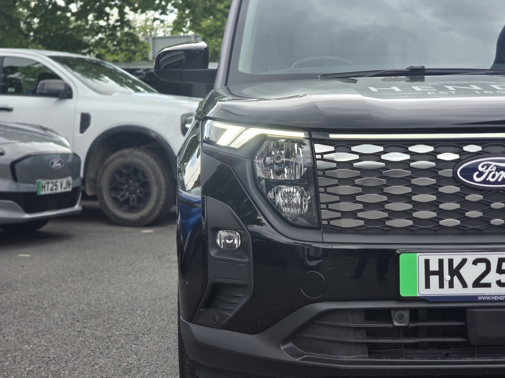 Ford Transit Courier 100Kw 43Kwh Limited Van HK25XOT Black #6