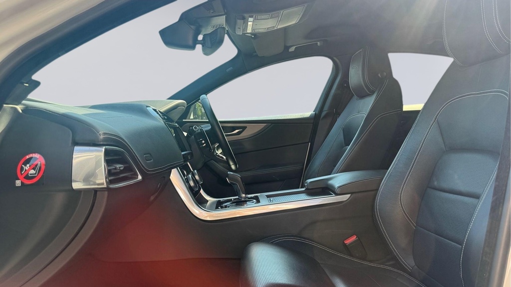 Jaguar XE 2.0 R-dynamic Se HY69CYK White #3