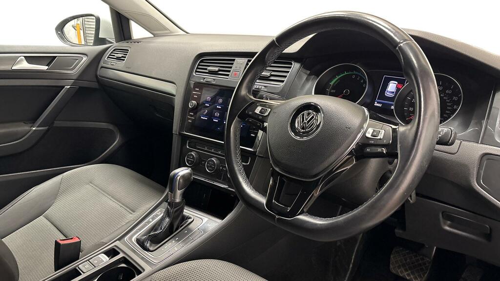 Volkswagen e-Golf 35.8Kwh E-golf ND19ULA White #5