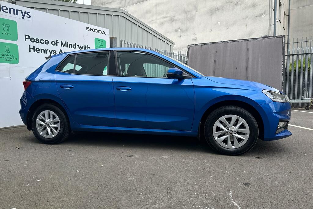 Skoda Fabia Fabia 1.0 Tsi 95Ps Se Comfort Hatchback Lez Com SJ73RZB Blue #4