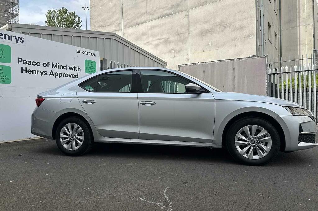 Skoda Octavia Octavia 2.0 Tdi 116Ps Se Technology Hatchback L Silver #4