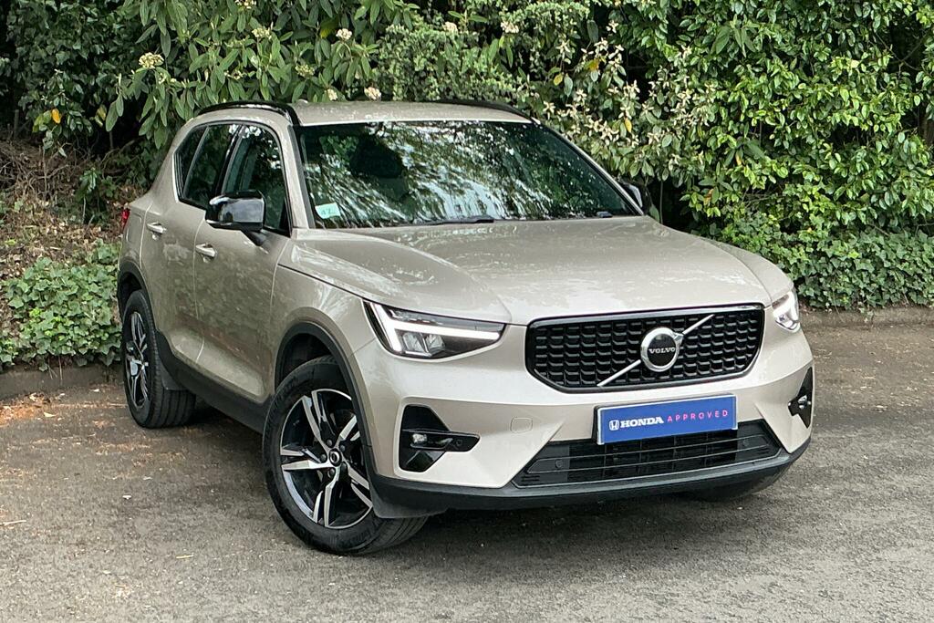 Volvo XC40 Xc40 2.0 B3 Mhev Plus Dark Dct Euro 6 Ss 5 Gold