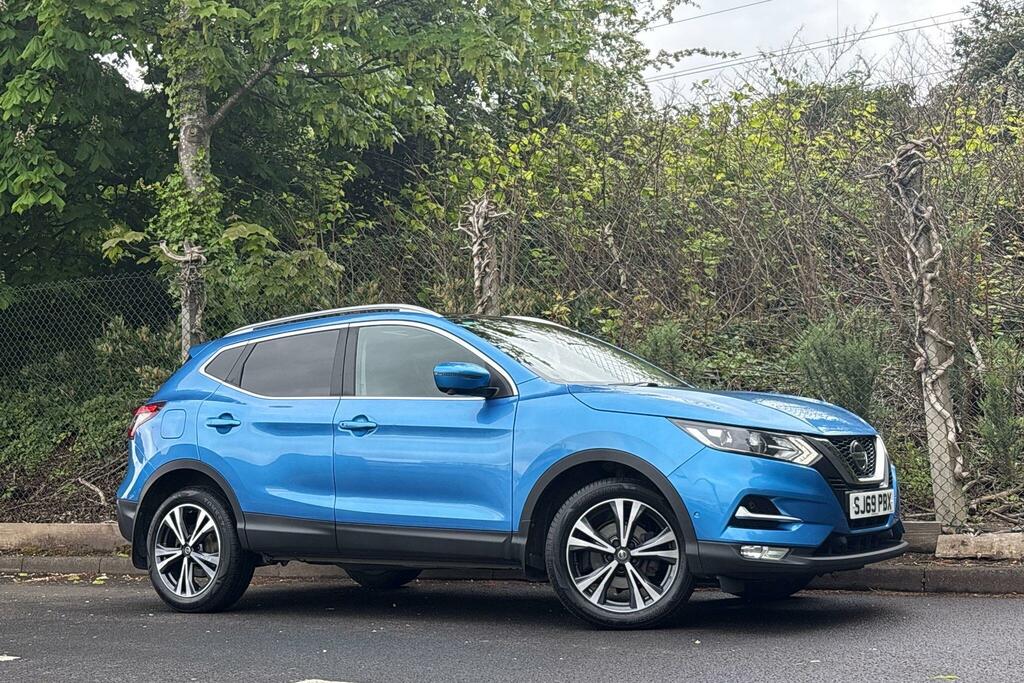 Nissan Qashqai Qashqai 1.3 Dig-t N-connecta Euro 6 Ss 196 Blue