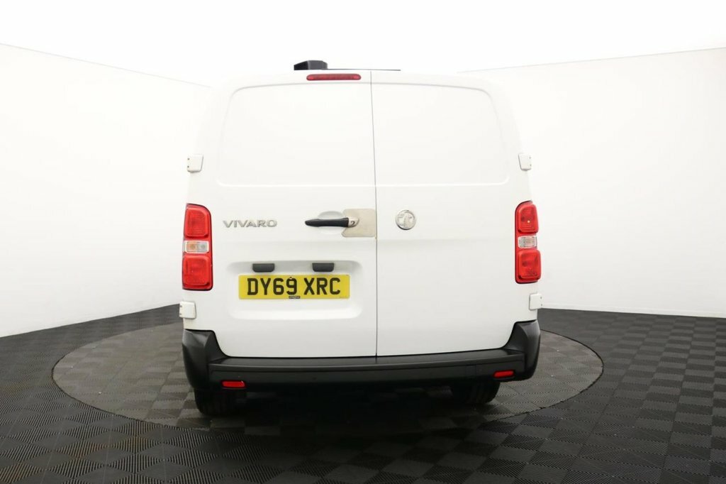 Vauxhall Vivaro 1.5L Dynamic 6Dr DY69XRC White #5