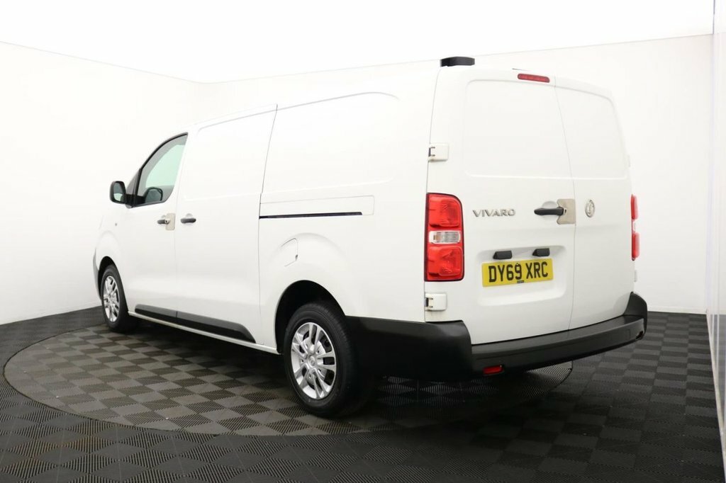 Vauxhall Vivaro 1.5L Dynamic 6Dr DY69XRC White #6