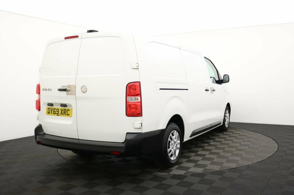 Vauxhall Vivaro 1.5L Dynamic 6Dr DY69XRC White #4