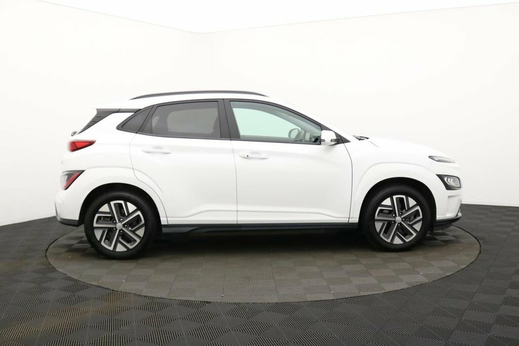 Hyundai Kona Suv LX23ZTB White #2
