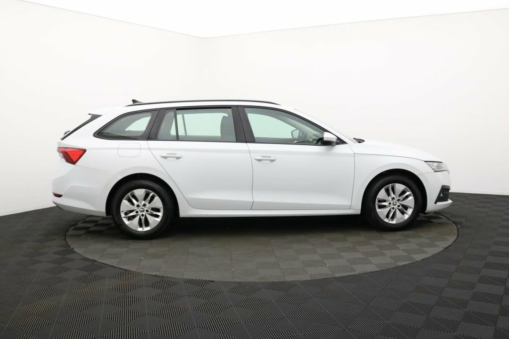 Skoda Octavia 1L Se Technology White #2