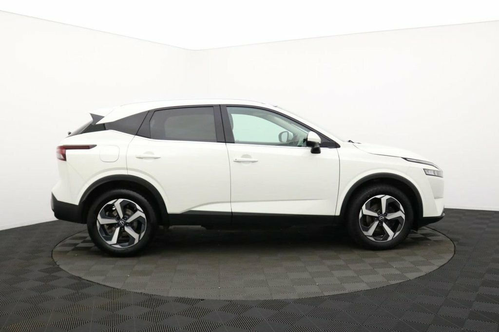 Nissan Qashqai 1.3L N-connecta LL72WEJ White #2