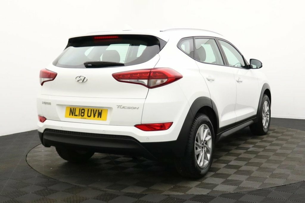 Hyundai Tucson 1.6L Se NL18UVW White #4