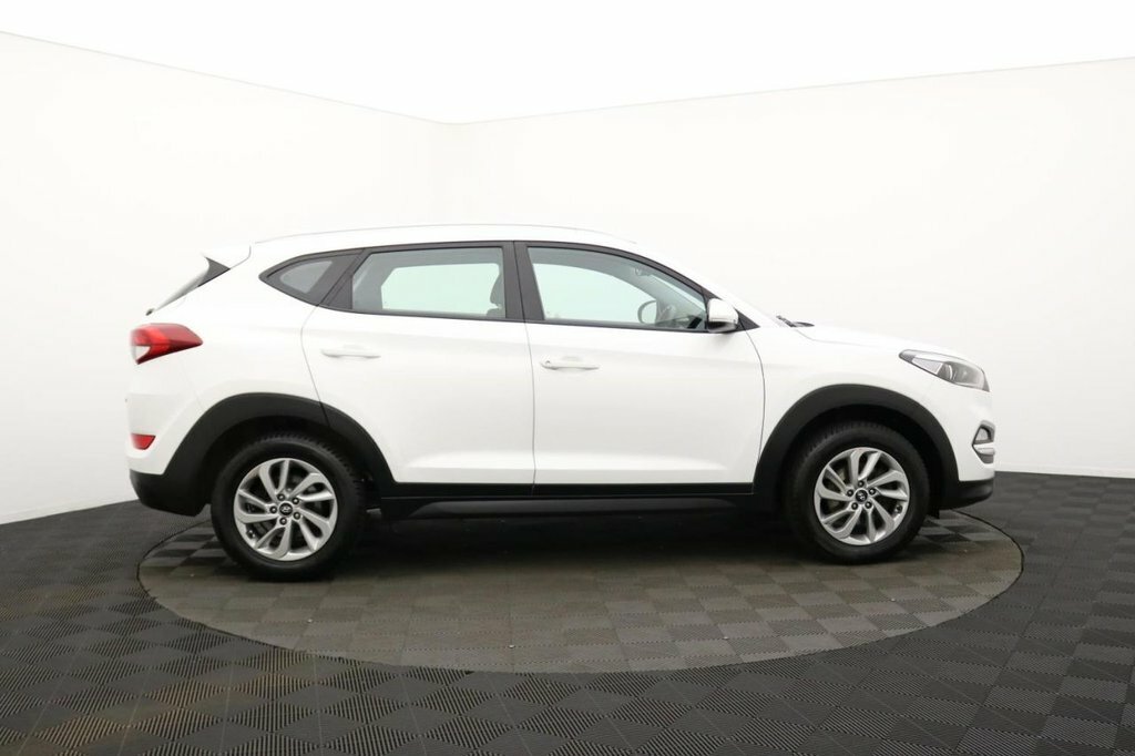 Hyundai Tucson 1.6L Se NL18UVW White #2