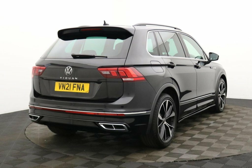 Volkswagen Tiguan 1.5L R-line VN21FNA Black #4