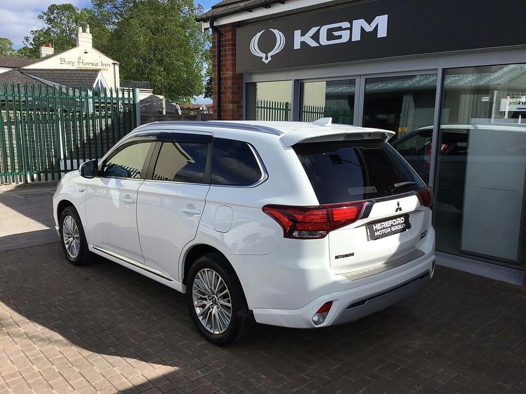 Mitsubishi Outlander 2.4H Twinmotor 13.8Kwh 4H Cvt 4Wd Euro 6 Ss White