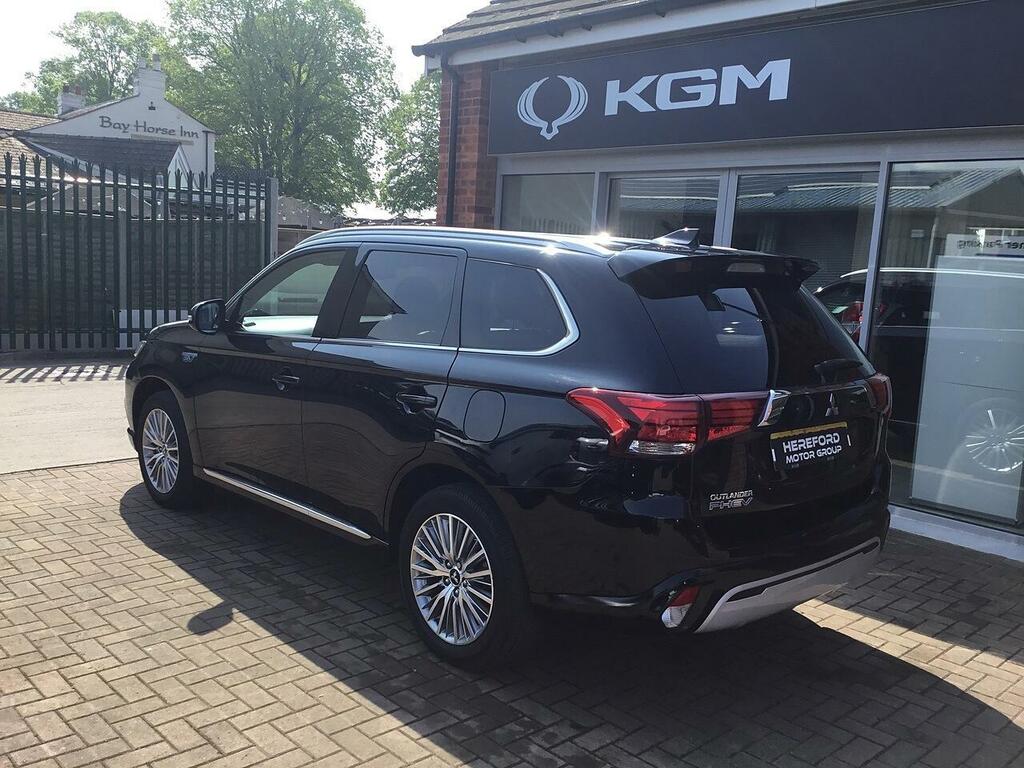 Mitsubishi Outlander 2.4H Twinmotor 13.8Kwh Exceed Suv Plug- Black #3