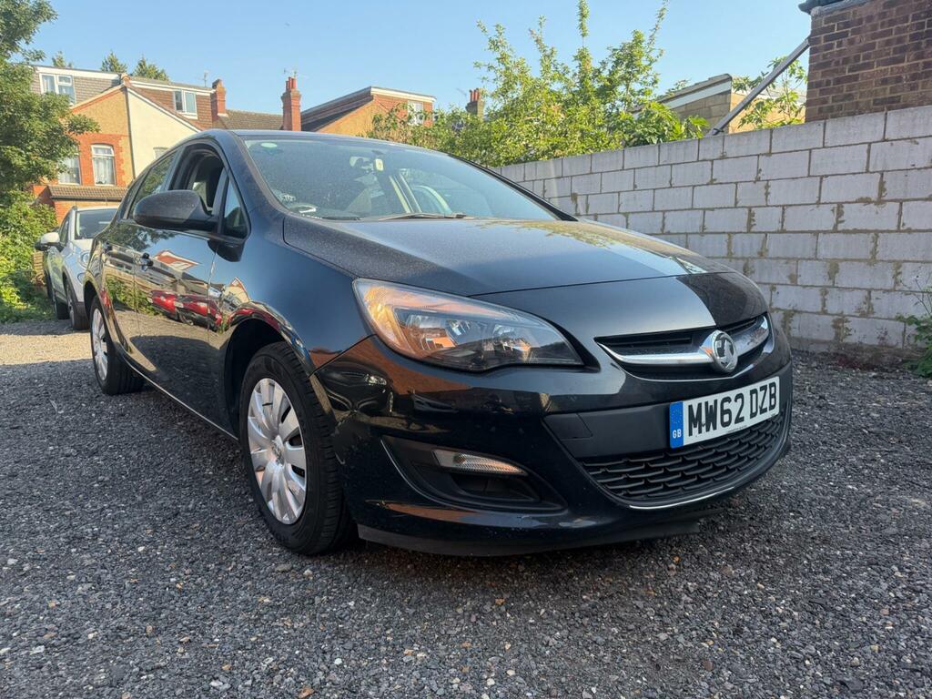 Vauxhall Astra 1.4 16V Exclusiv Euro 5 MW62DZB Black #4