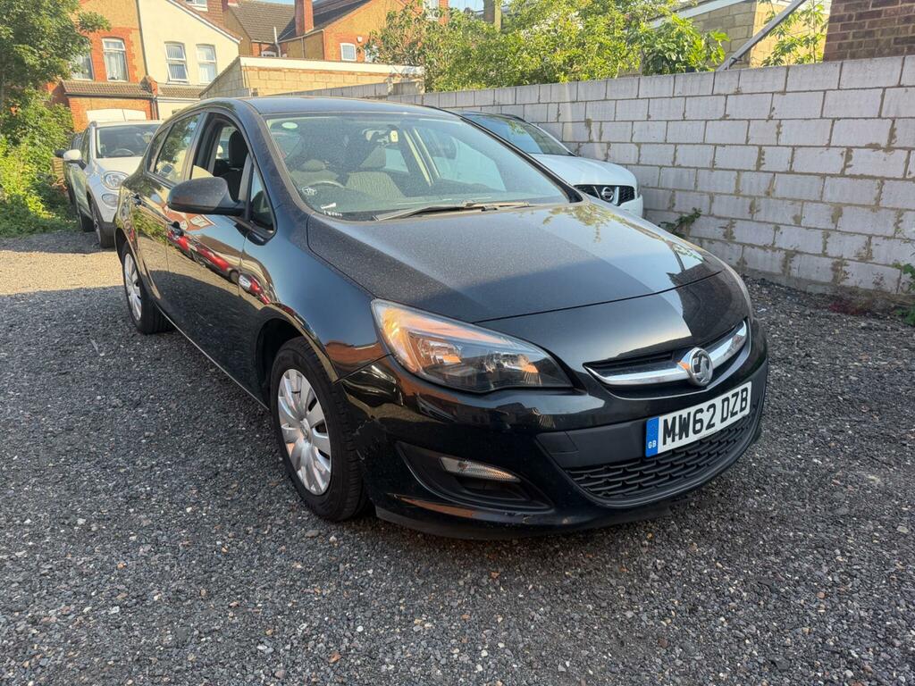 Vauxhall Astra 1.4 16V Exclusiv Euro 5 MW62DZB Black #5