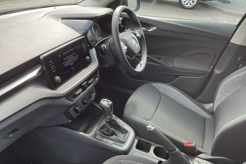 Skoda Fabia 1.0 Tsi 110 Se Comfort Dsg GK24TFV Black #2