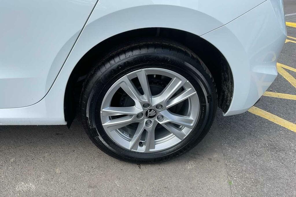 Skoda Fabia 1.0 Tsi 116 Se L Edition White #5