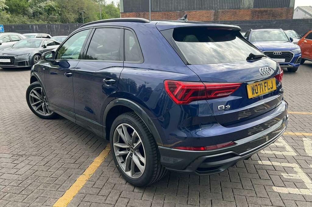 Audi Q3 Black Edition 45 Tfsi E 245 Ps S Tronic WO71FLJ Silver #3
