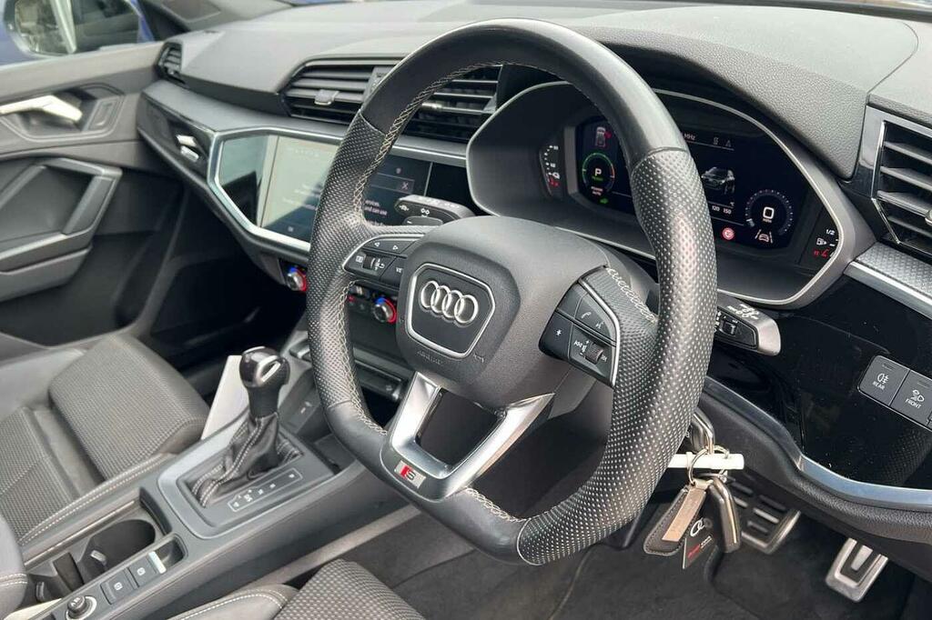 Audi Q3 Black Edition 45 Tfsi E 245 Ps S Tronic WO71FLJ Silver #6