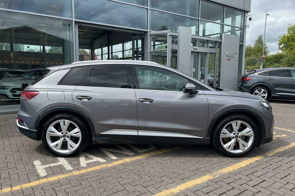 Audi Q4 E Tron Q4 S Line 40 E-tron 150,00 Kw YH22EUE Blue #4