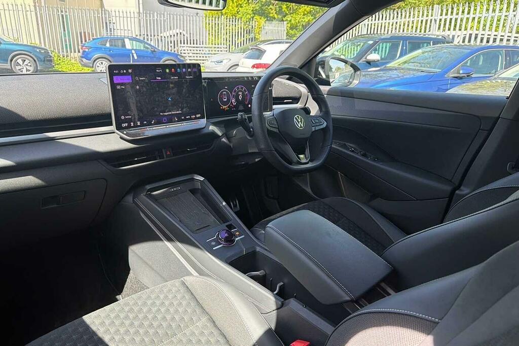Volkswagen T-Roc 1.5 Etsi 150 R-line Dsg HF26TFV Black #2