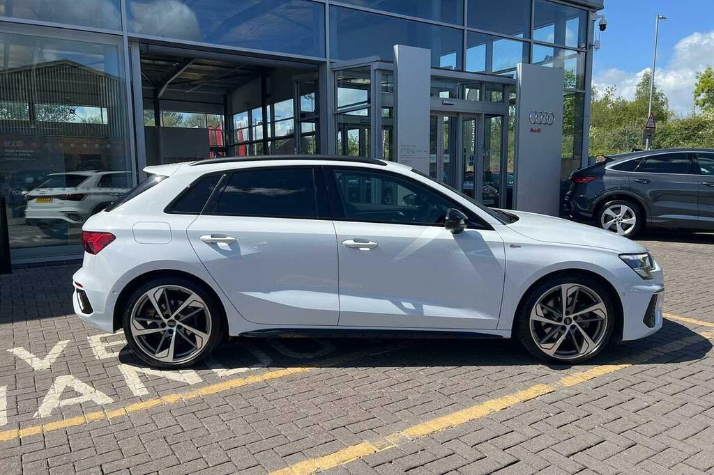 Audi A3 Black Edition 35 Tfsi 150 Ps S Tronic WG24OYH White #4